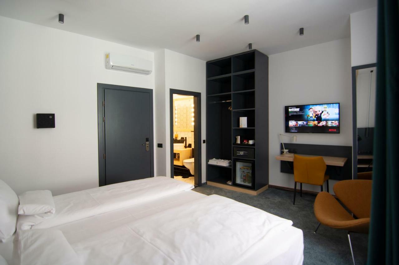 Kleines Hotel Sibiu Extérieur photo