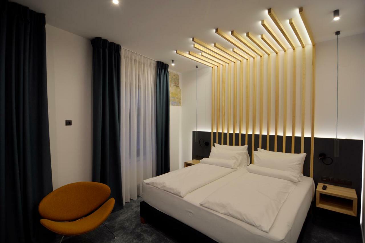 Kleines Hotel Sibiu Extérieur photo