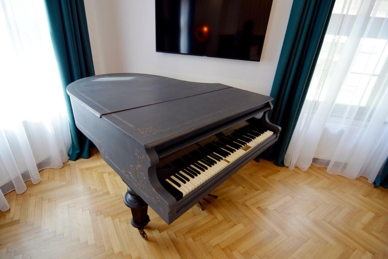 Kleines Hotel Sibiu Extérieur photo
