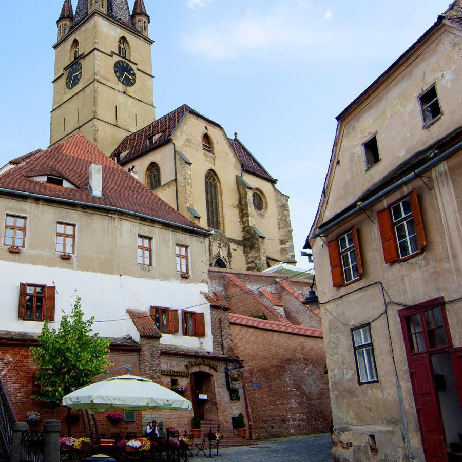 Kleines Hotel Sibiu Extérieur photo