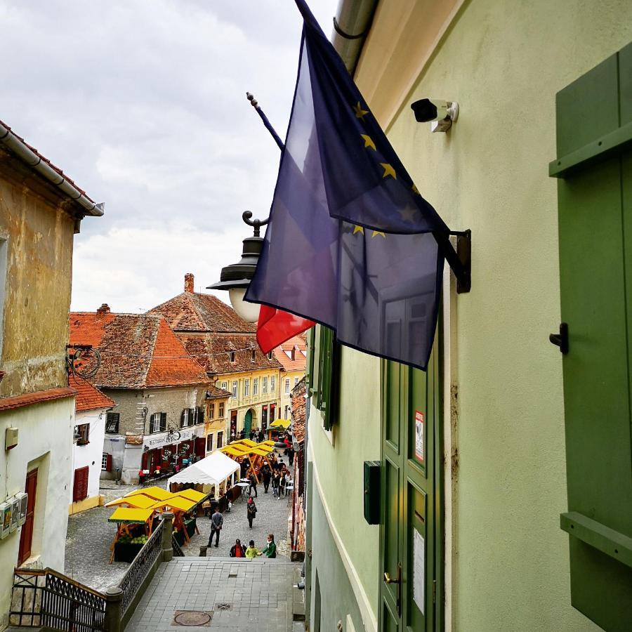 Kleines Hotel Sibiu Extérieur photo