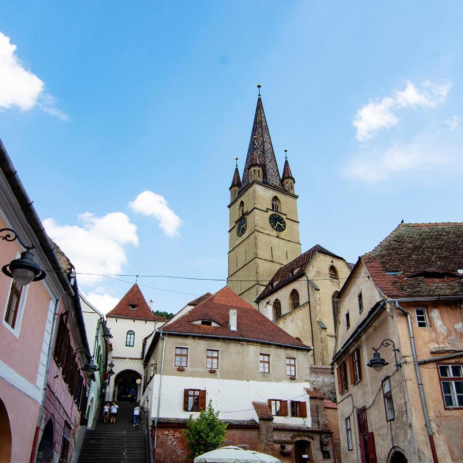 Kleines Hotel Sibiu Extérieur photo