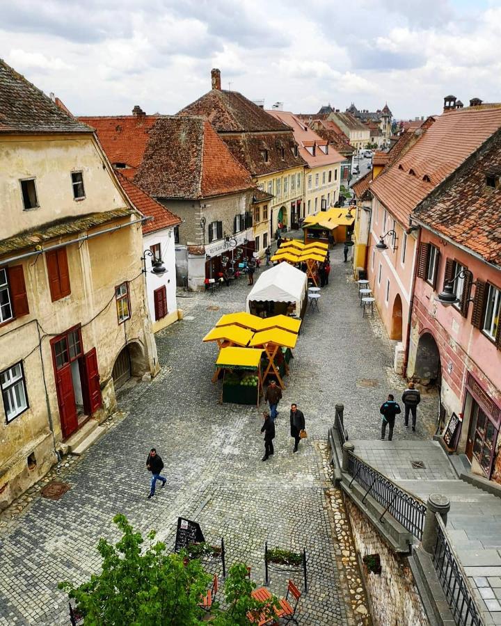 Kleines Hotel Sibiu Extérieur photo